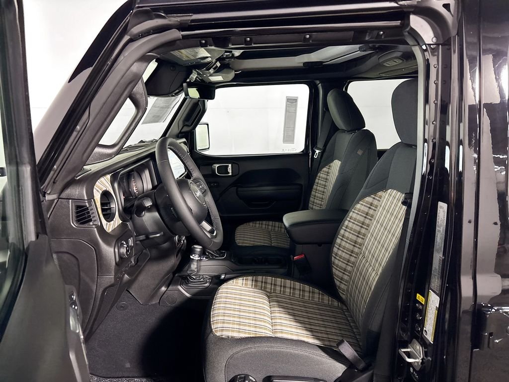New 2026 Black Clear-Coat Exterior Paint Jeep  image 11