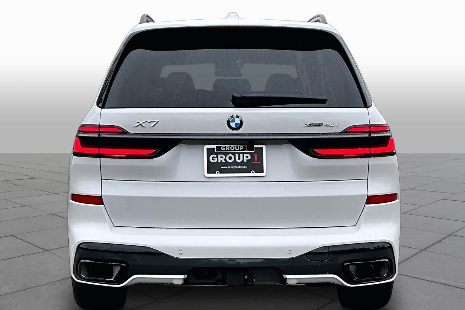 New 2027 Mineral White Metallic BMW xDrive40i image 4