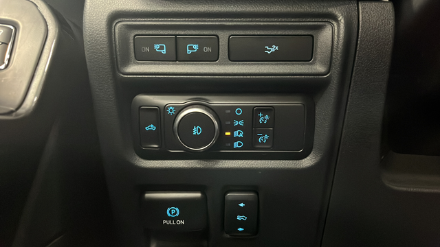 Used 2023 Agate Black Metallic Ford XLT image 35