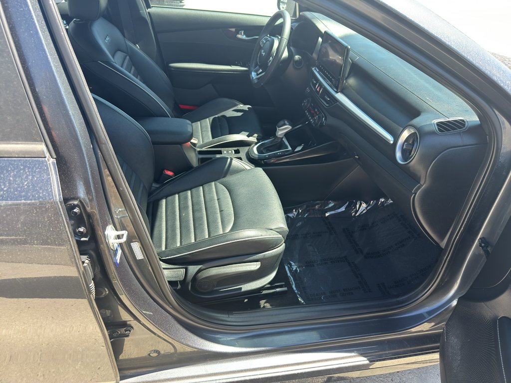 Used 2023 Gravity Gray Kia GT-Line image 10