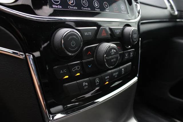 Used 2021 White Jeep Limited image 18