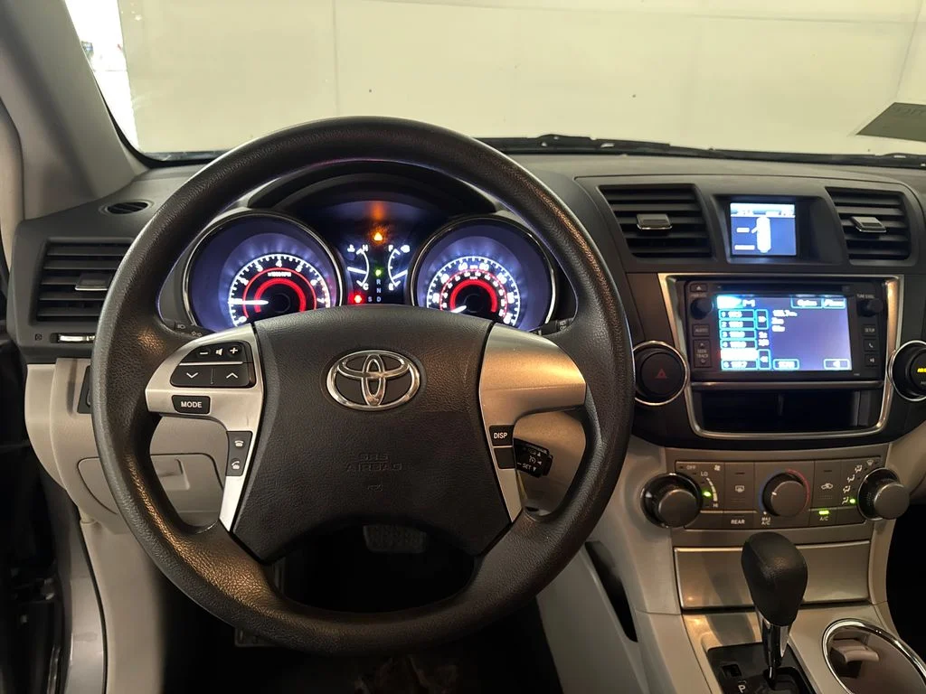 Used 2013 Gray Toyota Base image 8