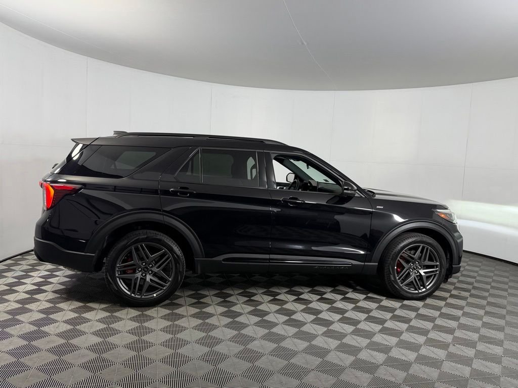 Certified Used 2025 Black Ford ST-Line image 3