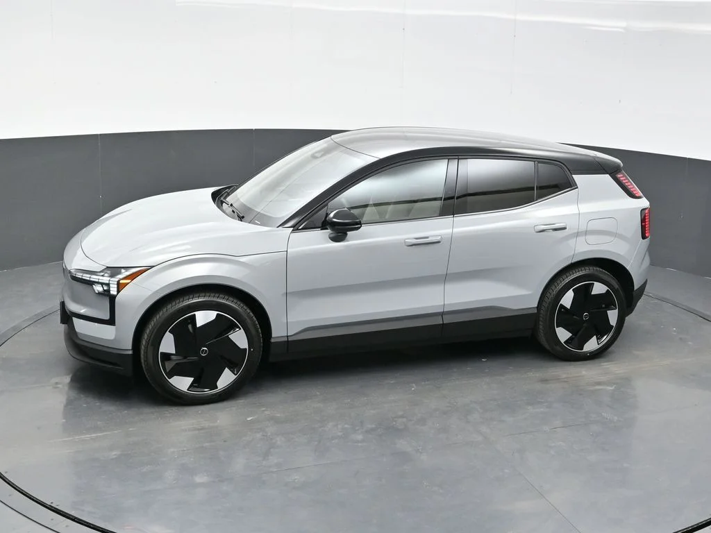 New 2026 Vapour Grey Volvo Twin Motor Performance Plus image 29