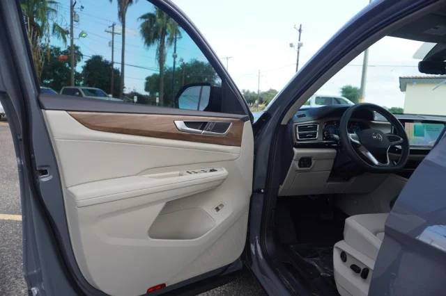 New 2026 Pure Gray Volkswagen 2.0T SE w/Technology image 16