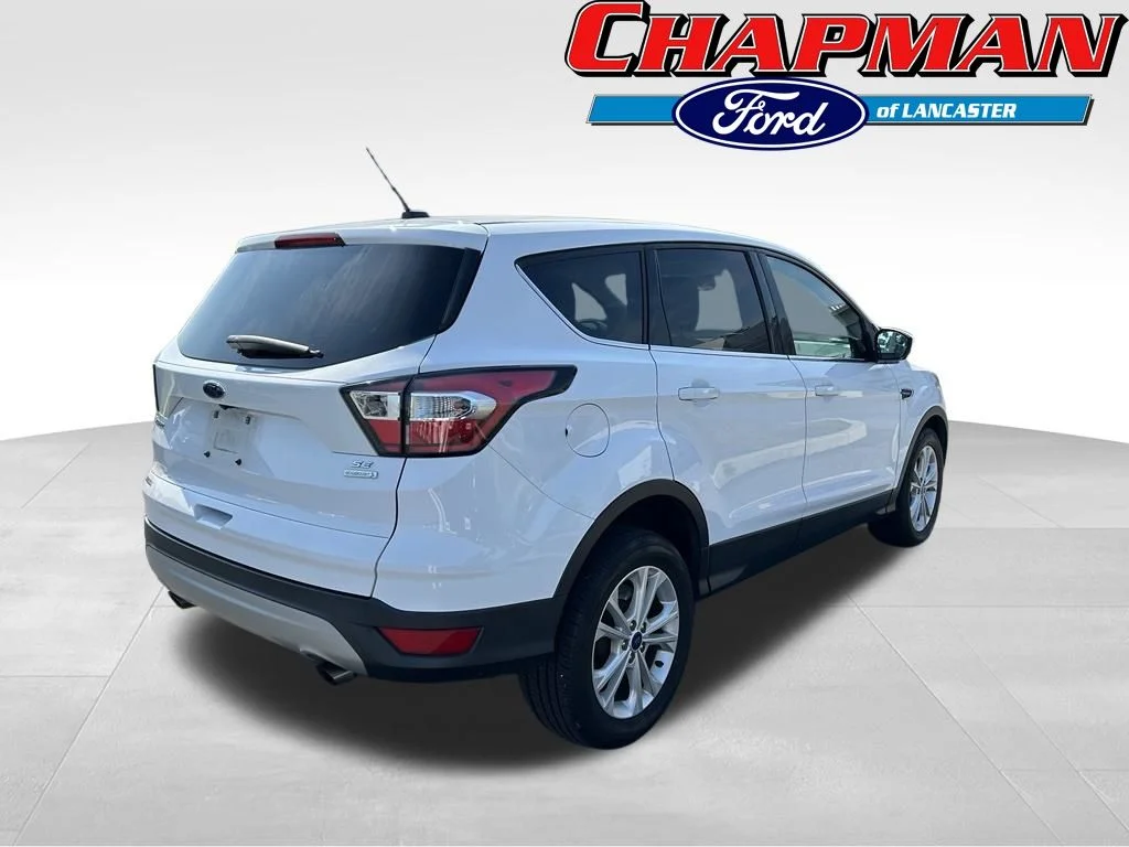 Used 2017 Oxford White Ford SE image 3