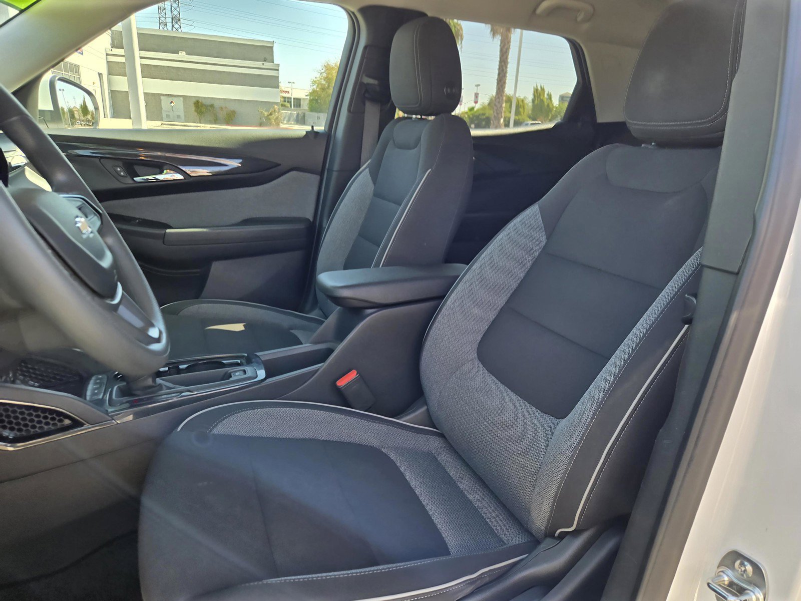 Used 2025 Summit White Chevrolet LT image 19