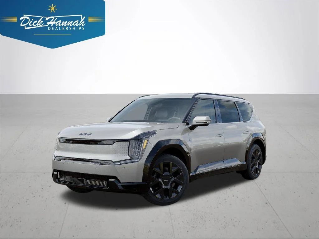 New 2026 Ivory Silver Kia Land AWD image 1