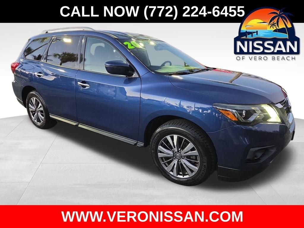 2020 Nissan Pathfinder SV