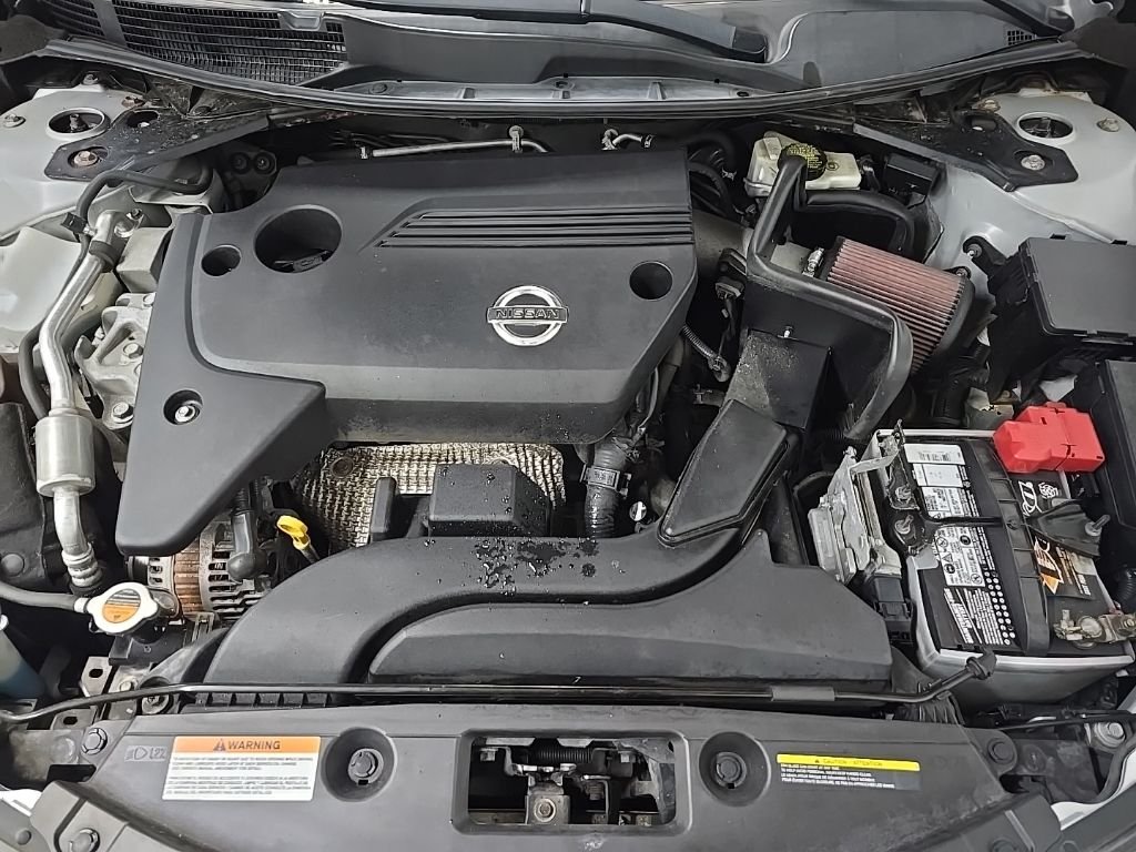 Used 2015 Silver Nissan 2.5 SV image 13