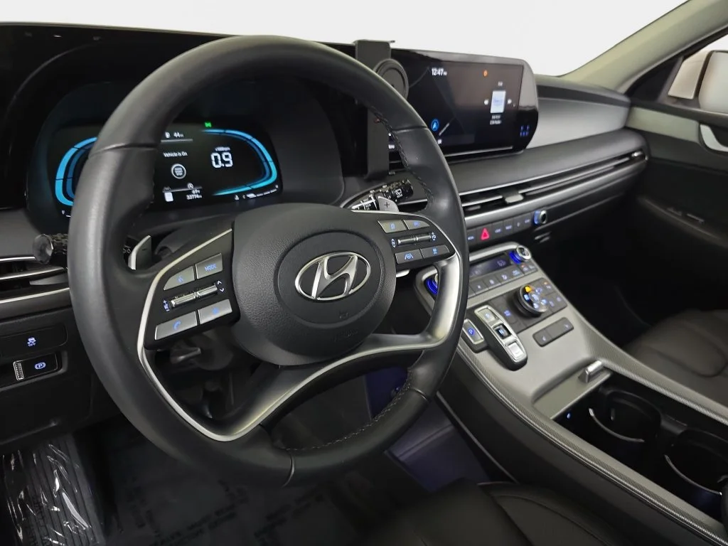 Used 2025 White Hyundai XRT image 19