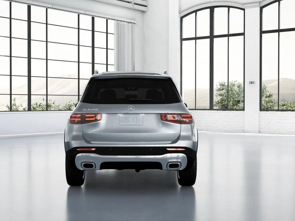 Used 2026 Silver Mercedes-Benz GLB 250 image 25