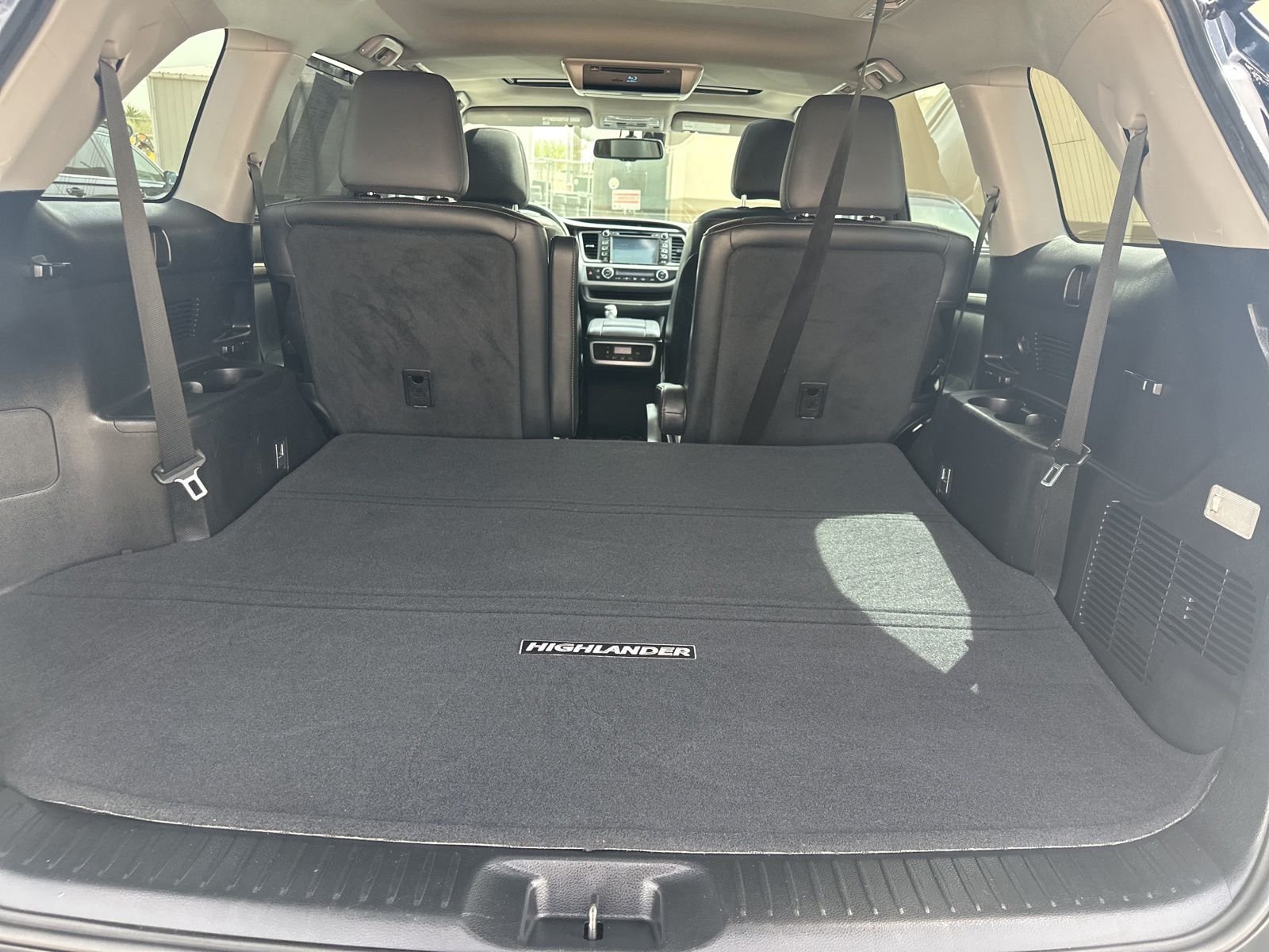Used 2014 Black Toyota Limited image 29
