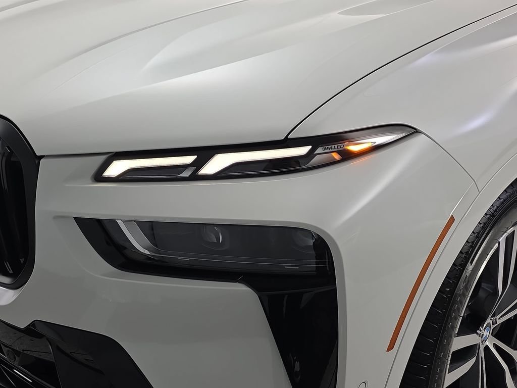 New 2026 Mineral White Metallic BMW xDrive40i image 32
