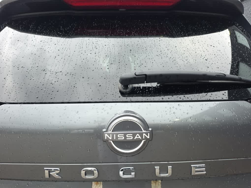 Used 2023 Gun Metallic Nissan SV image 15