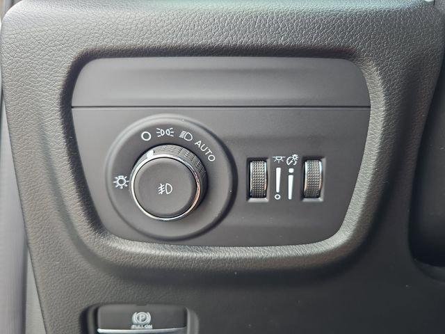 New 2026 Baltic Gray Metallic Clear-Coat Exterior Paint Jeep Limited image 22