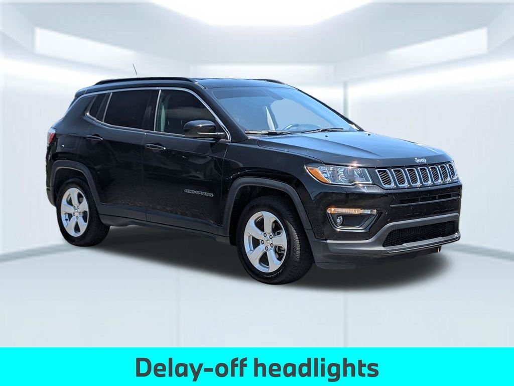 Used 2019 Black Jeep Latitude image 10
