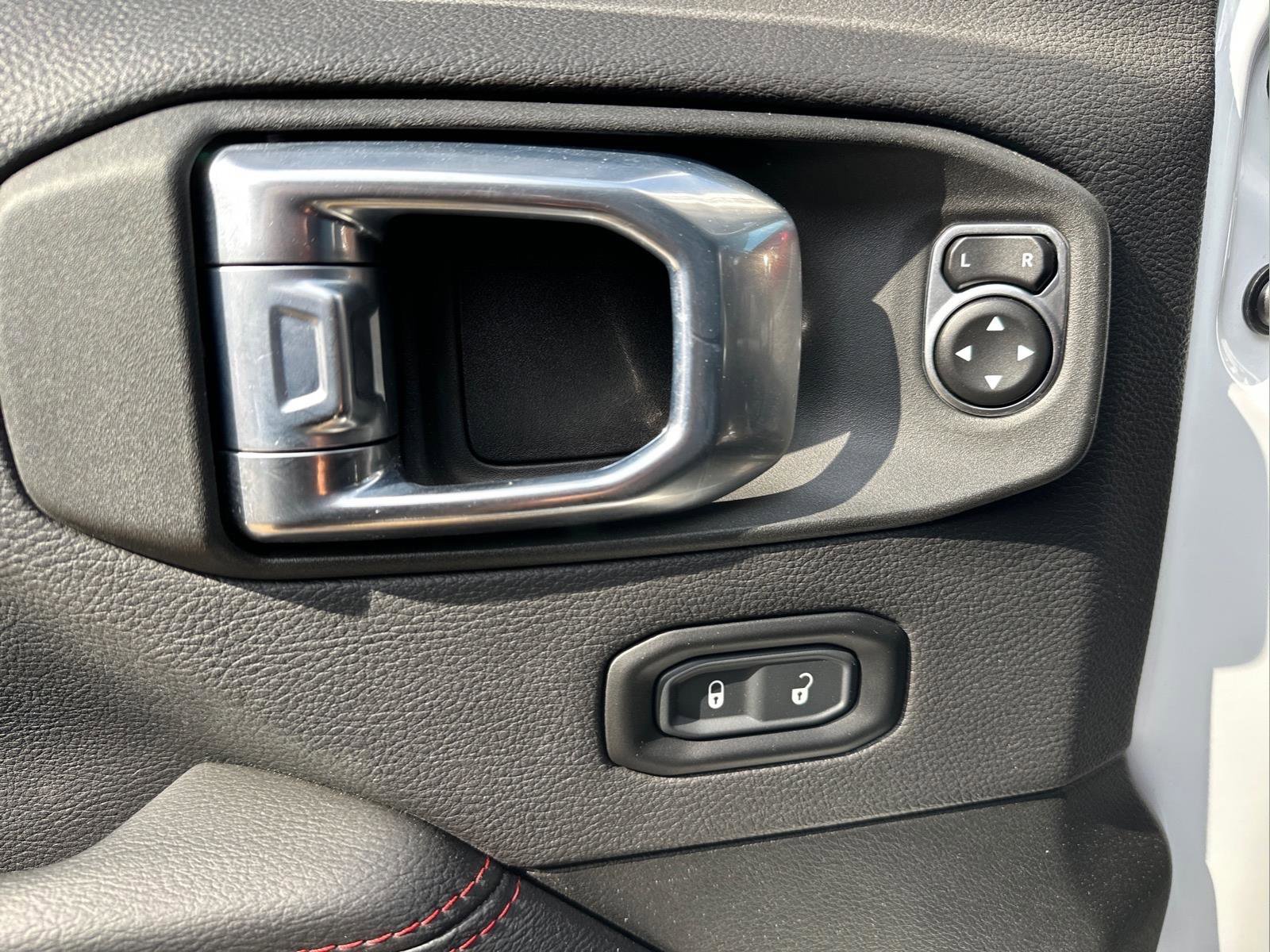 Used 2021 Bright White Clearcoat Jeep Rubicon image 17