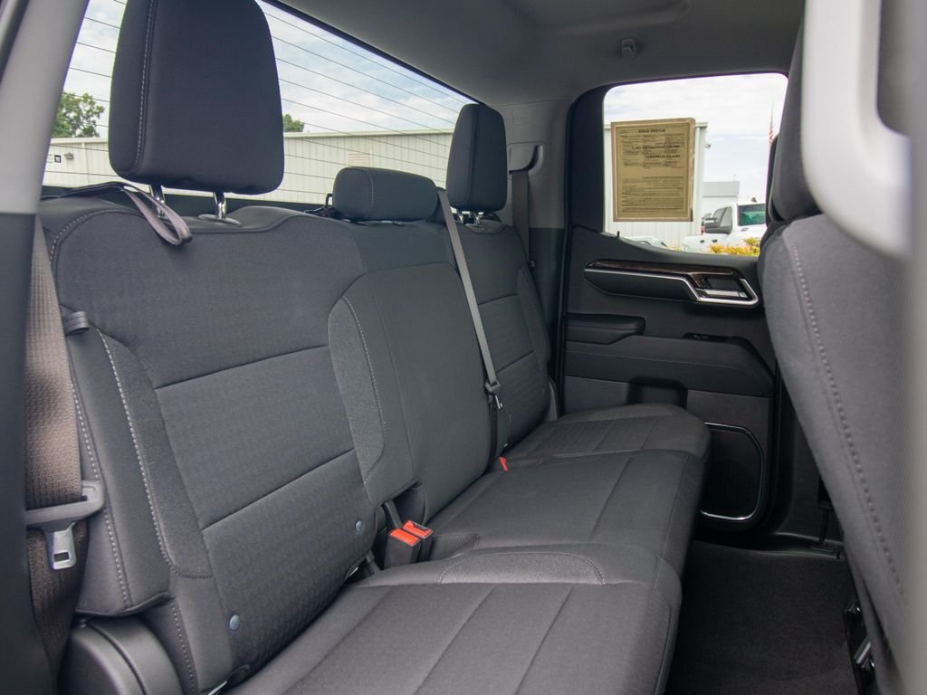 Used 2024 White GMC Elevation image 16