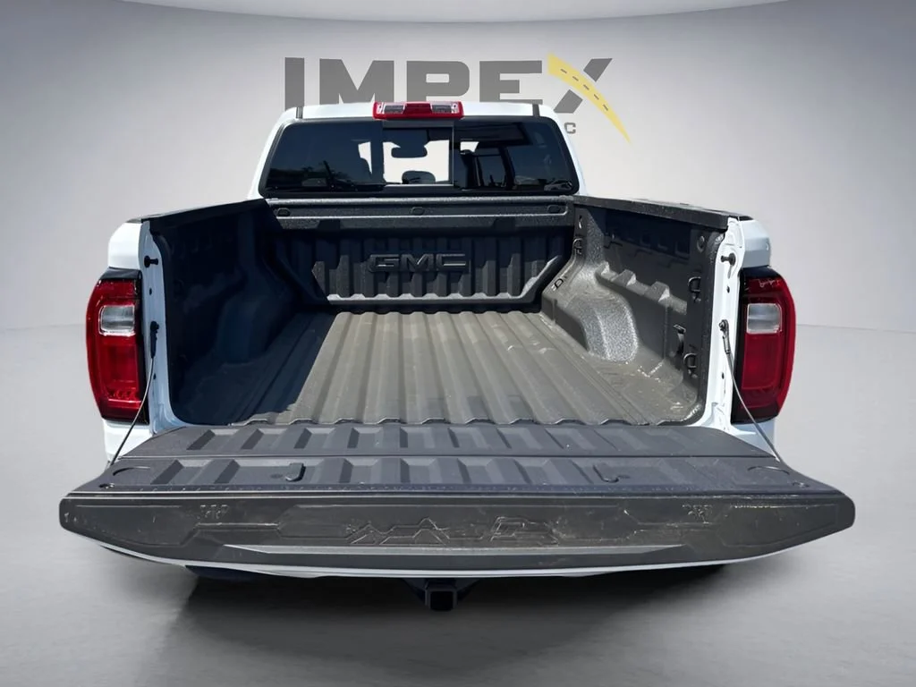 New 2026 Summit White GMC AT4 image 31