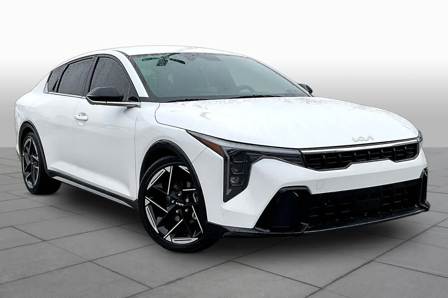 Used 2025 Snow White Pearl Kia GT-Line image 3