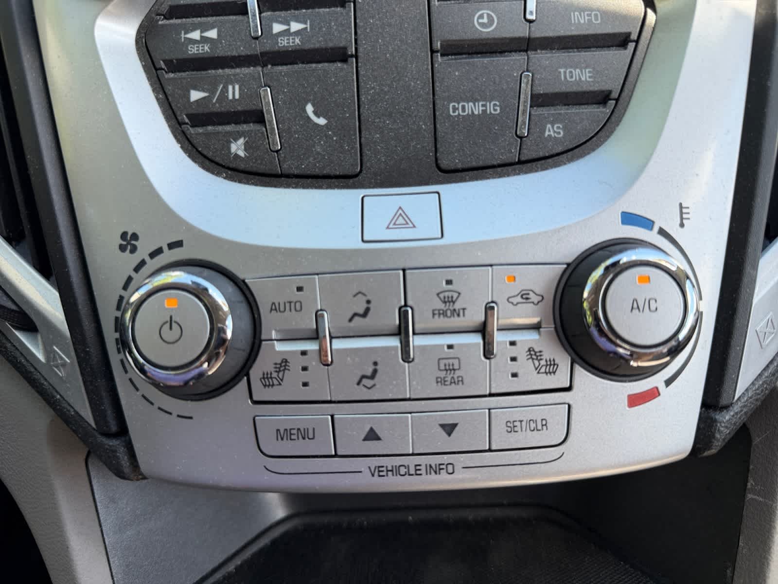 Used 2017 White Frost Tricoat GMC SLE image 15