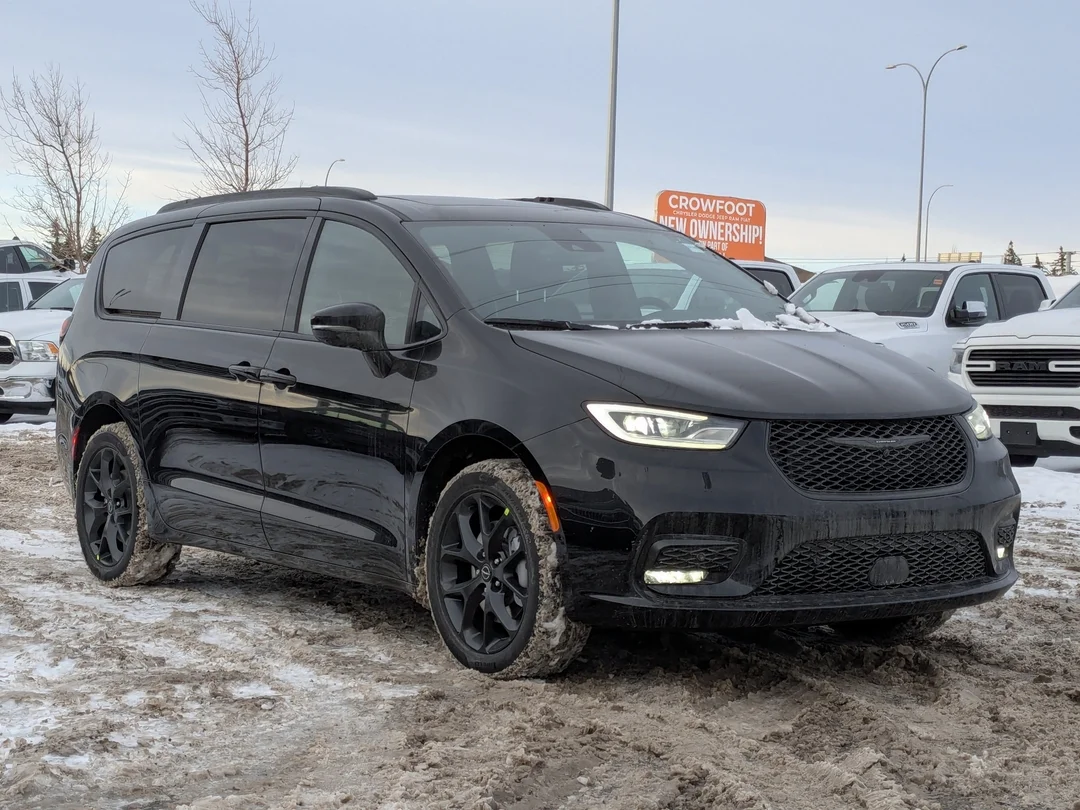New 2026 Black Chrysler Limited - - AWD - 360 Camera - Vented Seats - AWD System - Remote Start & More! image 2