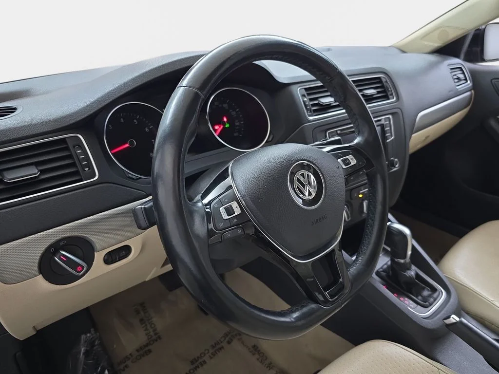 Used 2016 Black Uni Volkswagen 1.4T SE image 18