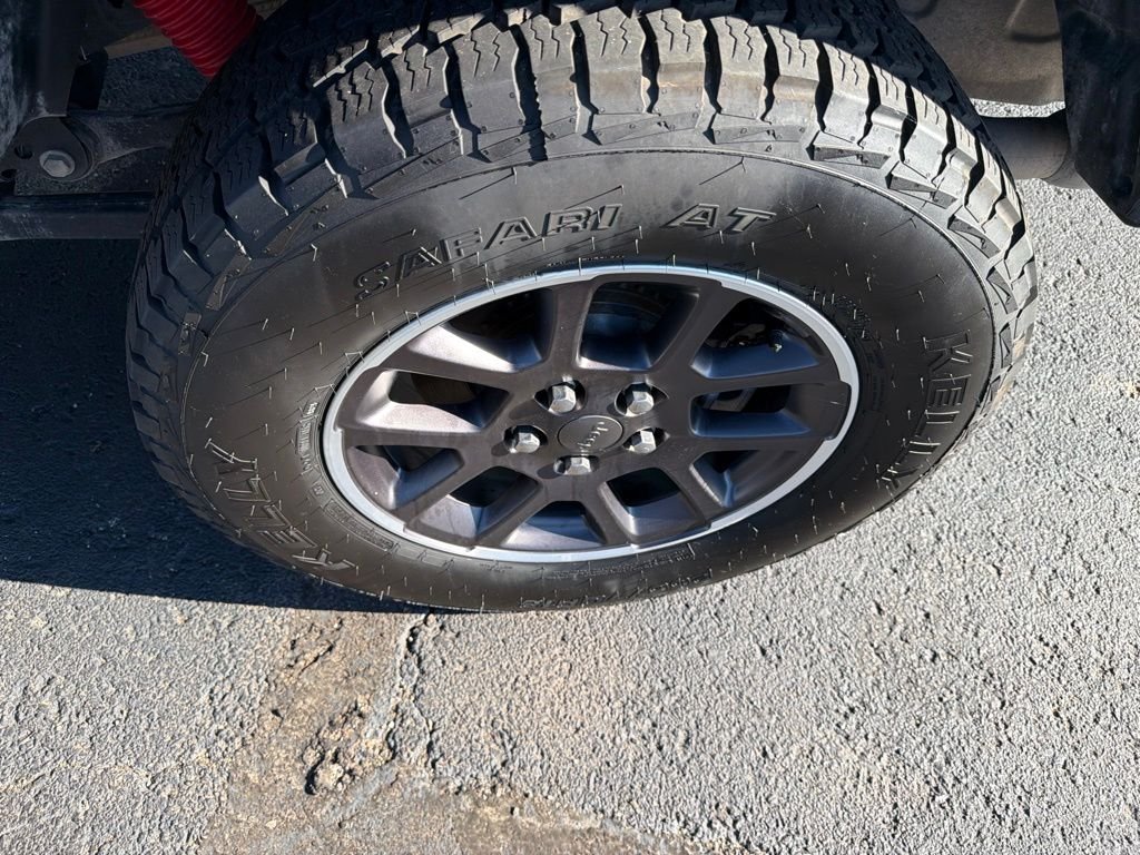 Used 2023 Silver Jeep Overland image 11