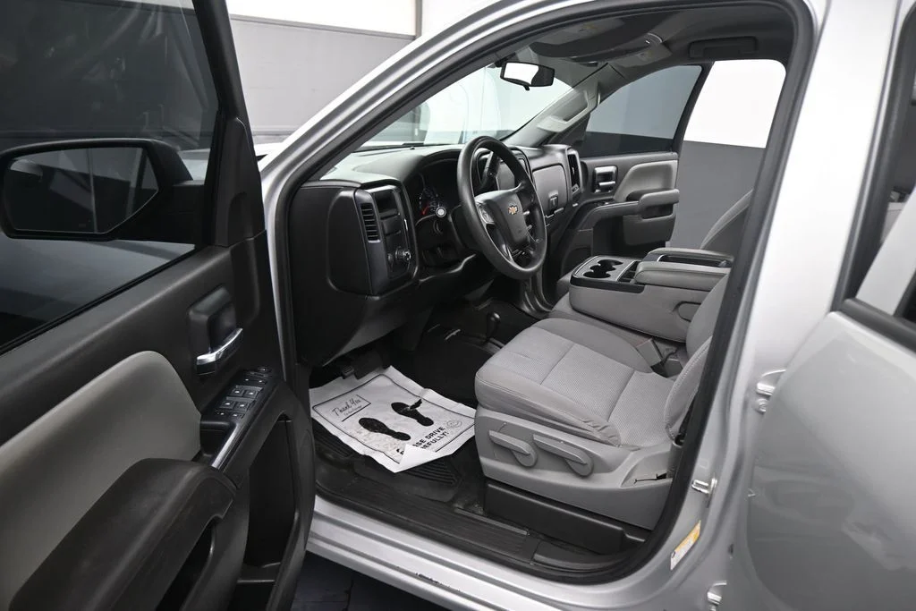 Used 2018 Silver Chevrolet WT image 38