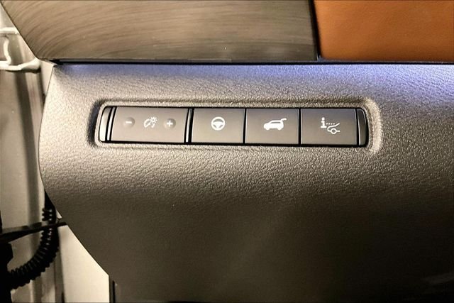 New 2025 Brilliant Silver Metallic Nissan Platinum image 29