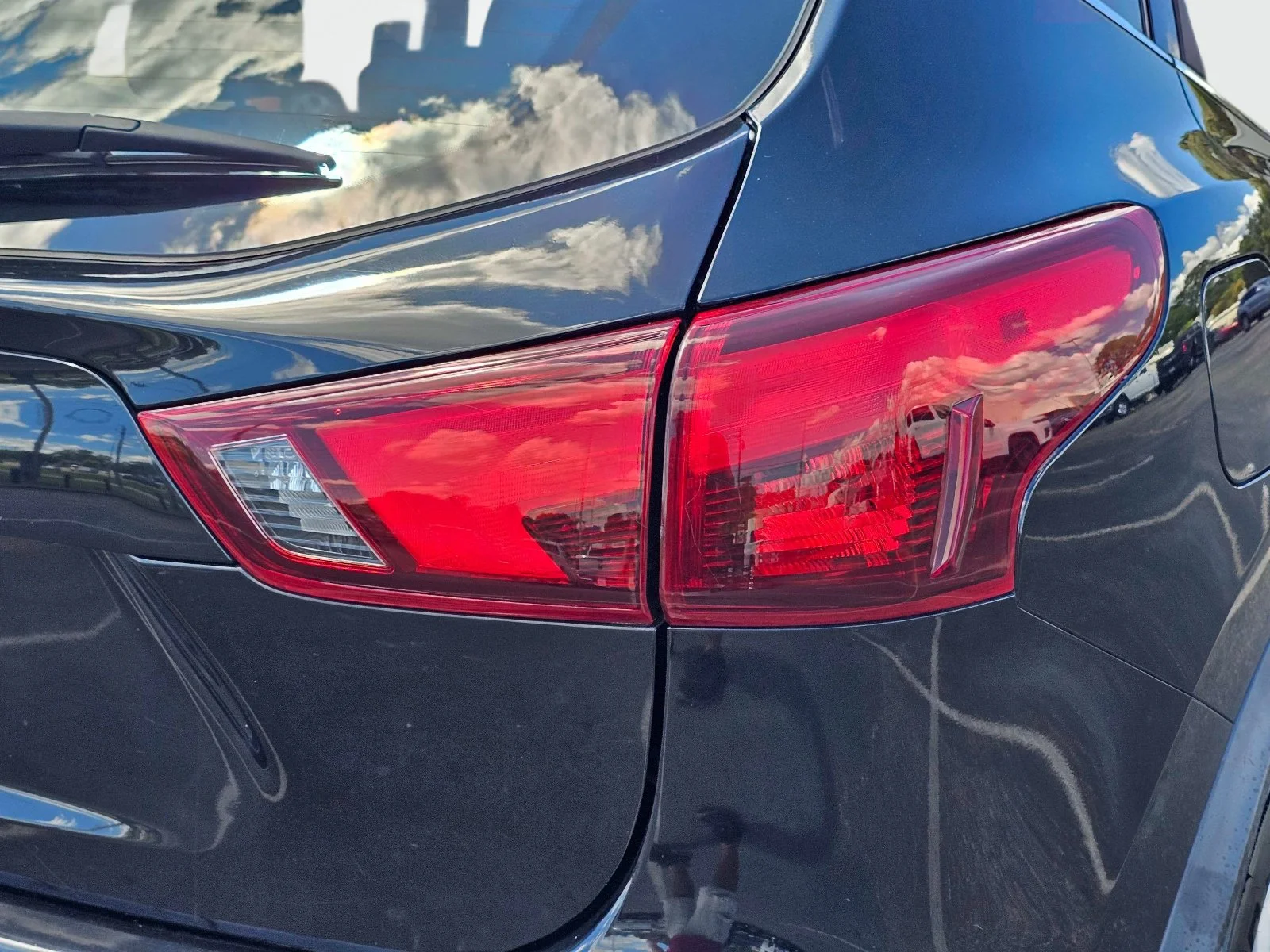 Used 2018 Magnetic Black Nissan S image 9