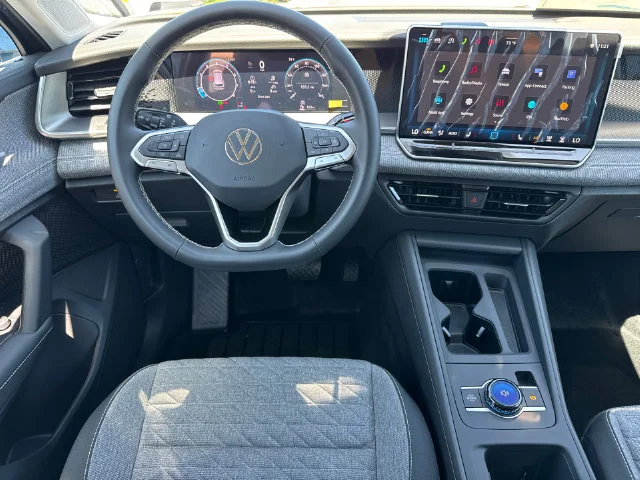 New 2026 Platinum Gray Metallic Volkswagen S image 28