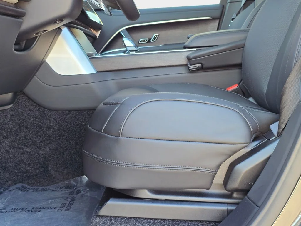 New 2026 Carpathian Grey LAND ROVER SE 7 Seats image 30