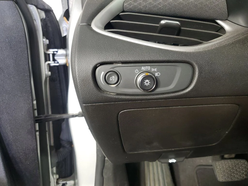 Used 2022 Silver Chevrolet LT image 27