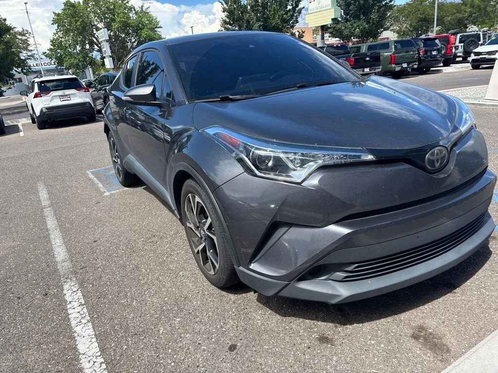 Used 2019 Gray Toyota XLE image 5
