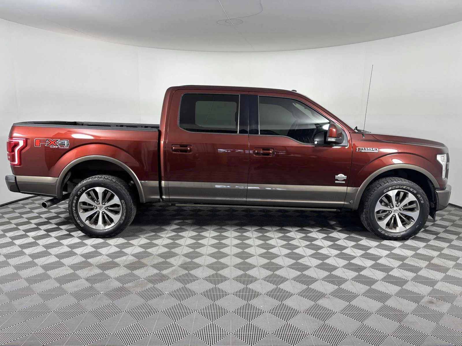 Used 2017 Bronze Fire/Caribou Ford King Ranch image 9