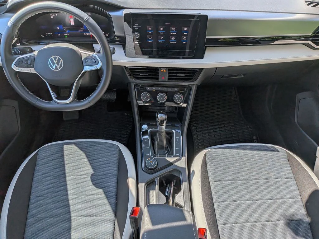 Used 2025 White Volkswagen 1.5T S image 25