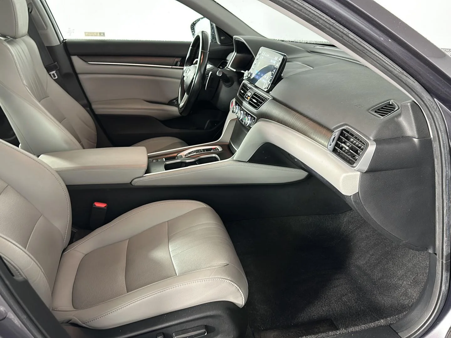 Used 2020 Modern Steel Metallic Honda EX-L image 25