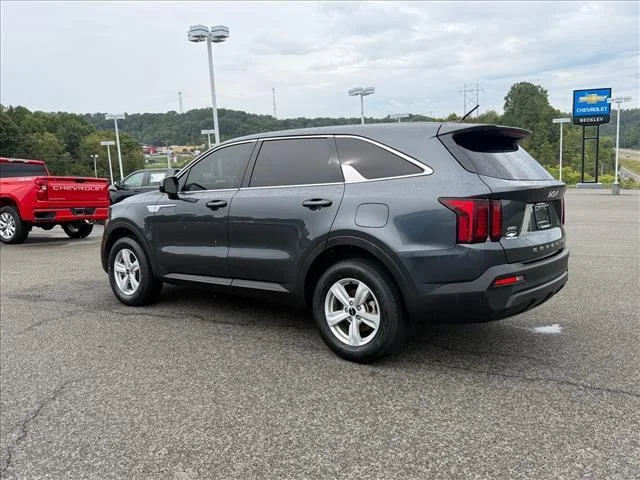 Used 2022 Gravity Gray Kia LX image 3