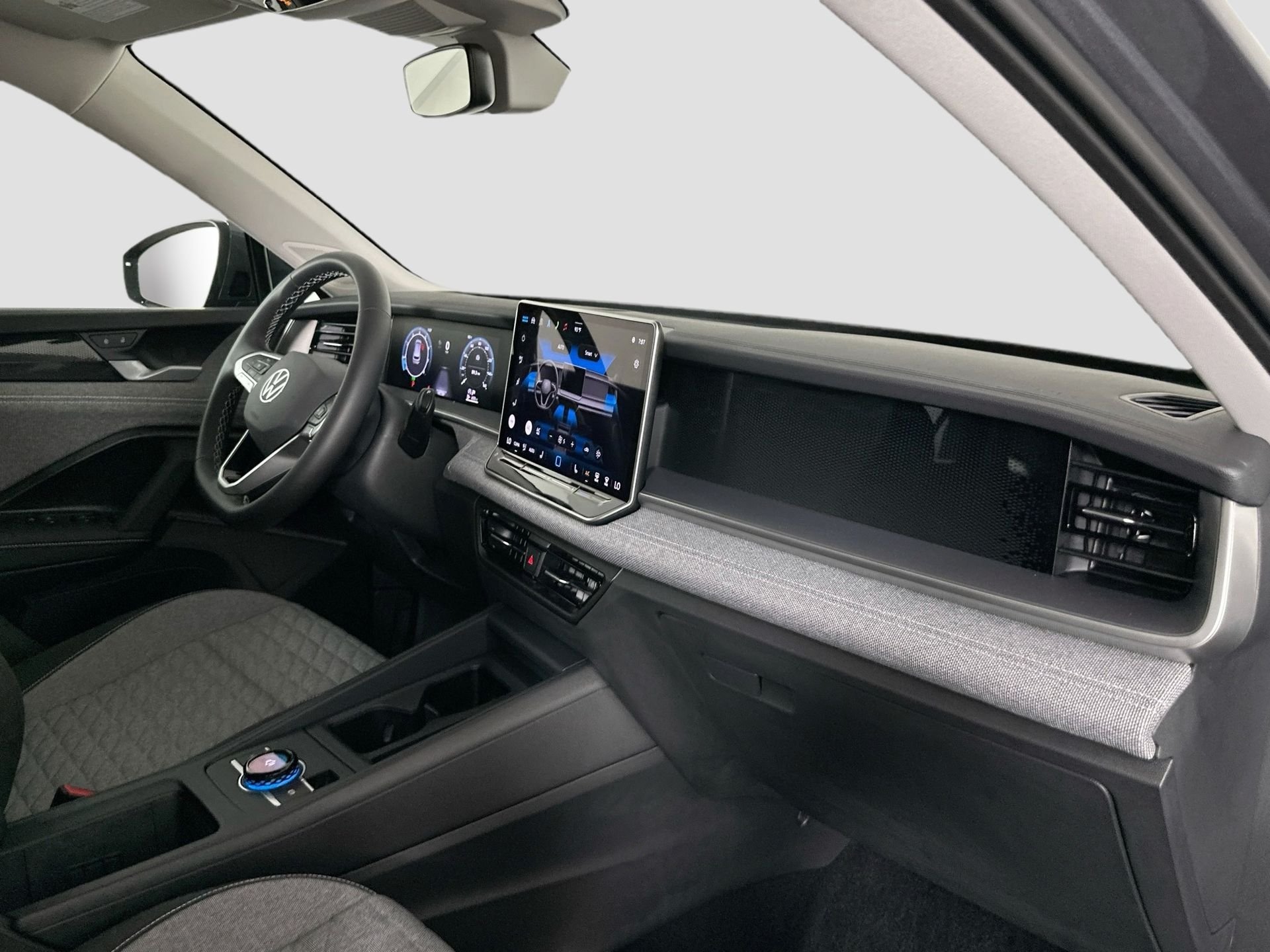 2025 Volkswagen Tiguan S - Photo 23