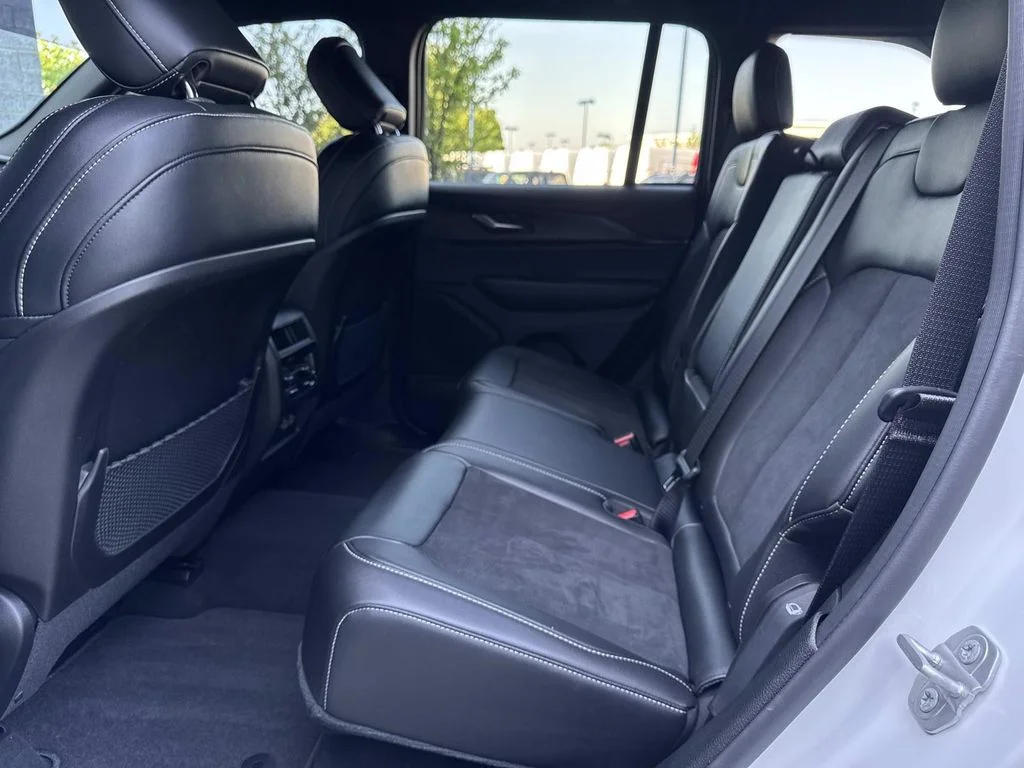 Used 2024 White Jeep Altitude image 13