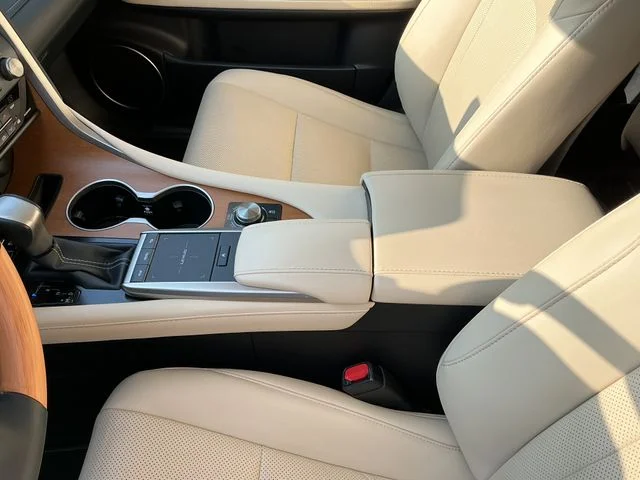 2022 Lexus RX 350 - Photo 22