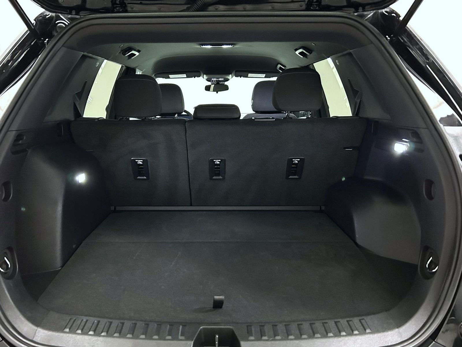 Used 2025 Black Chevrolet LT image 21