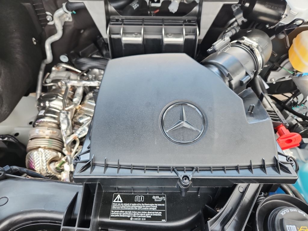New 2026 ARCTIC WHITE Mercedes-Benz CARGO image 19