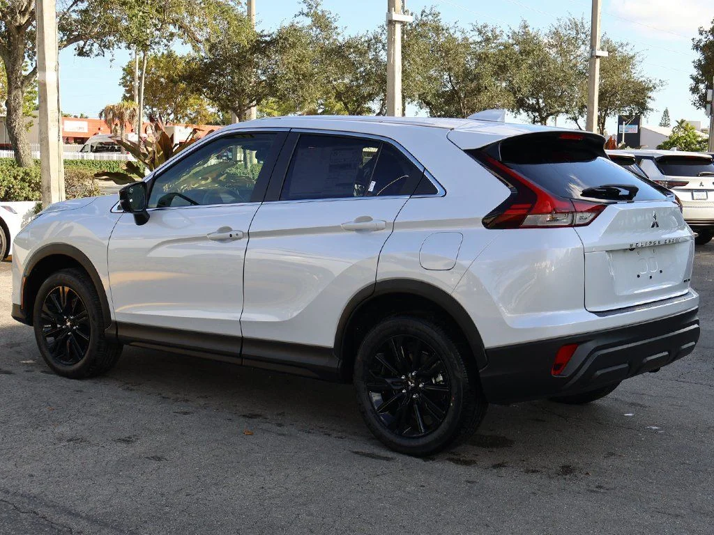 2026 Mitsubishi Eclipse Cross LE - Photo 6