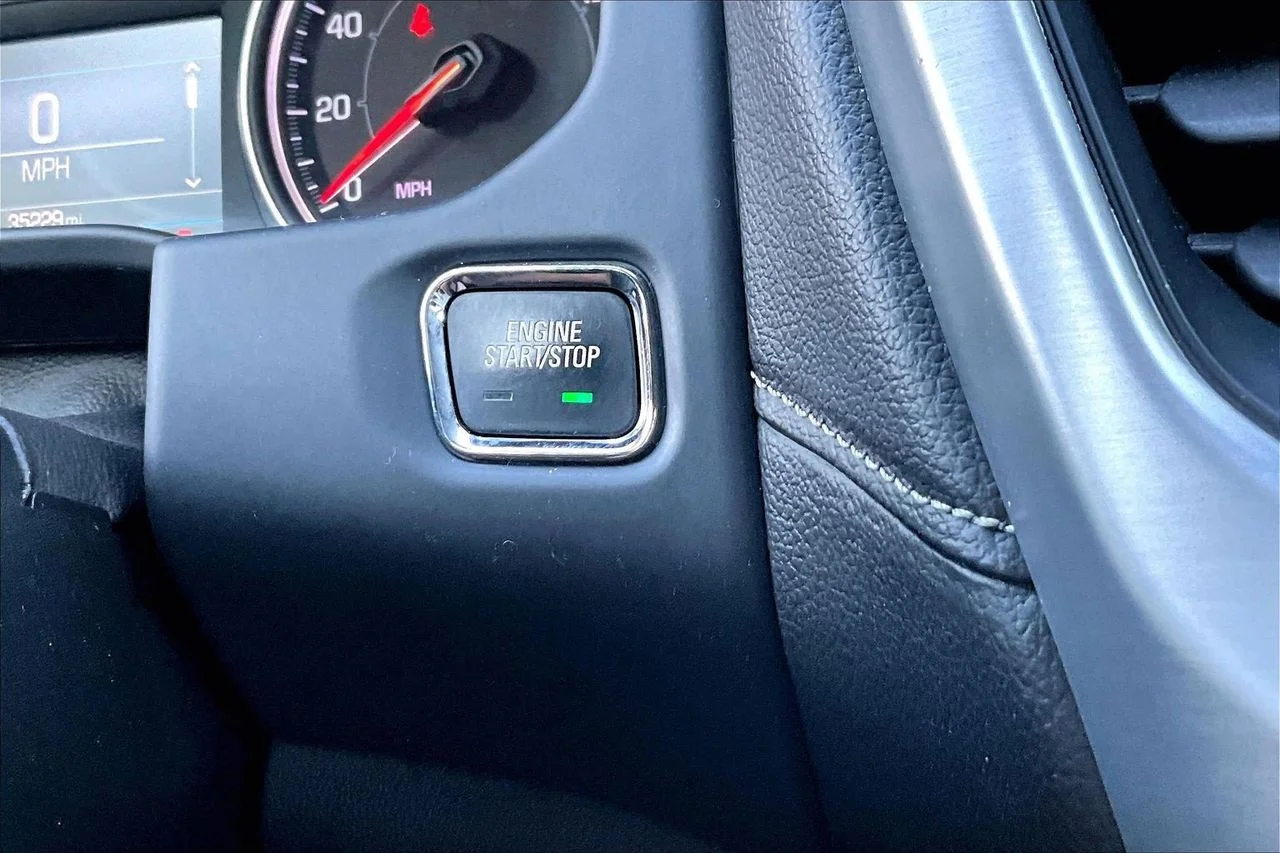 Used 2023 Black GMC SLE image 27