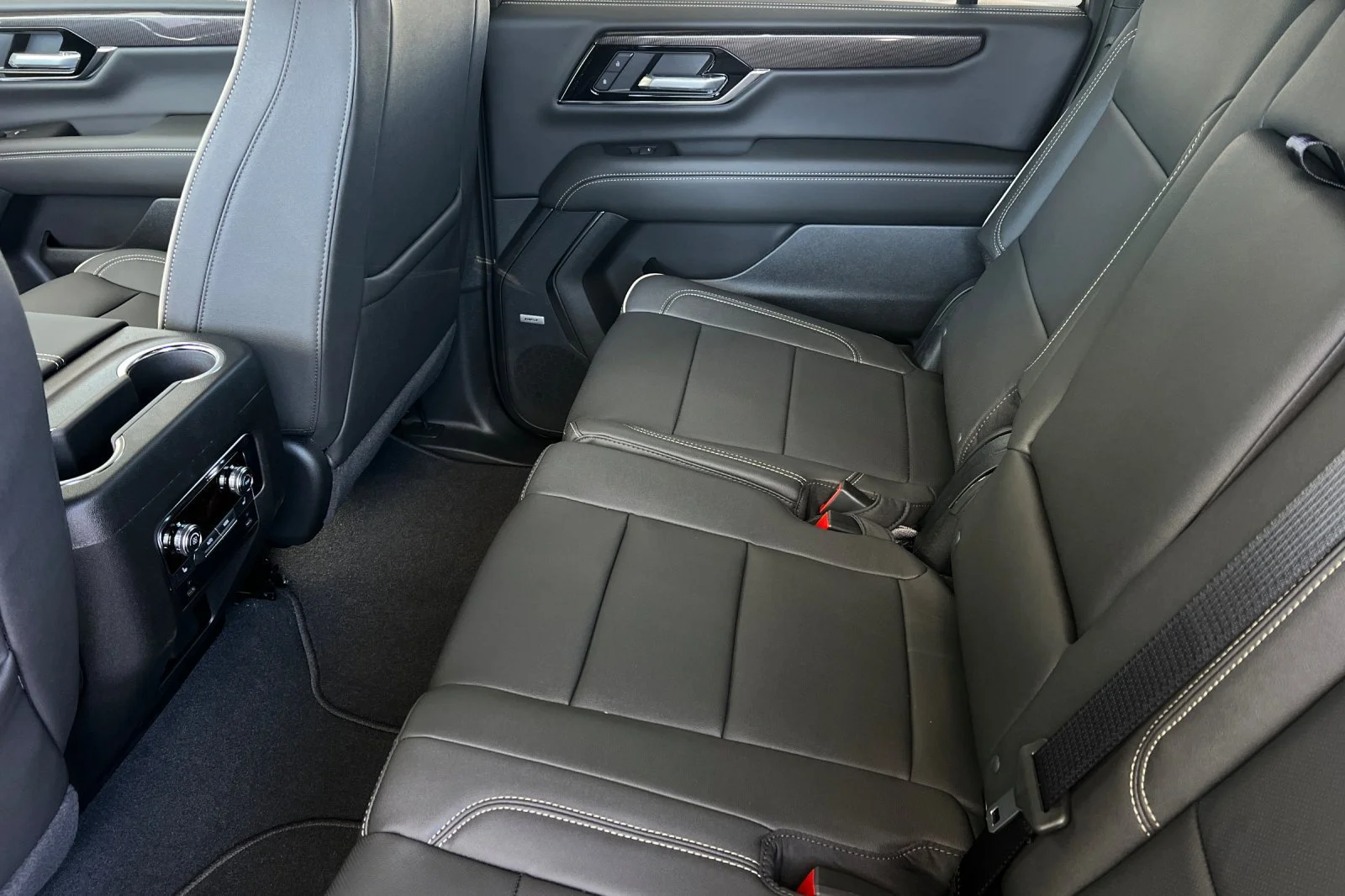2026 GMC Yukon XL Elevation - Photo 11