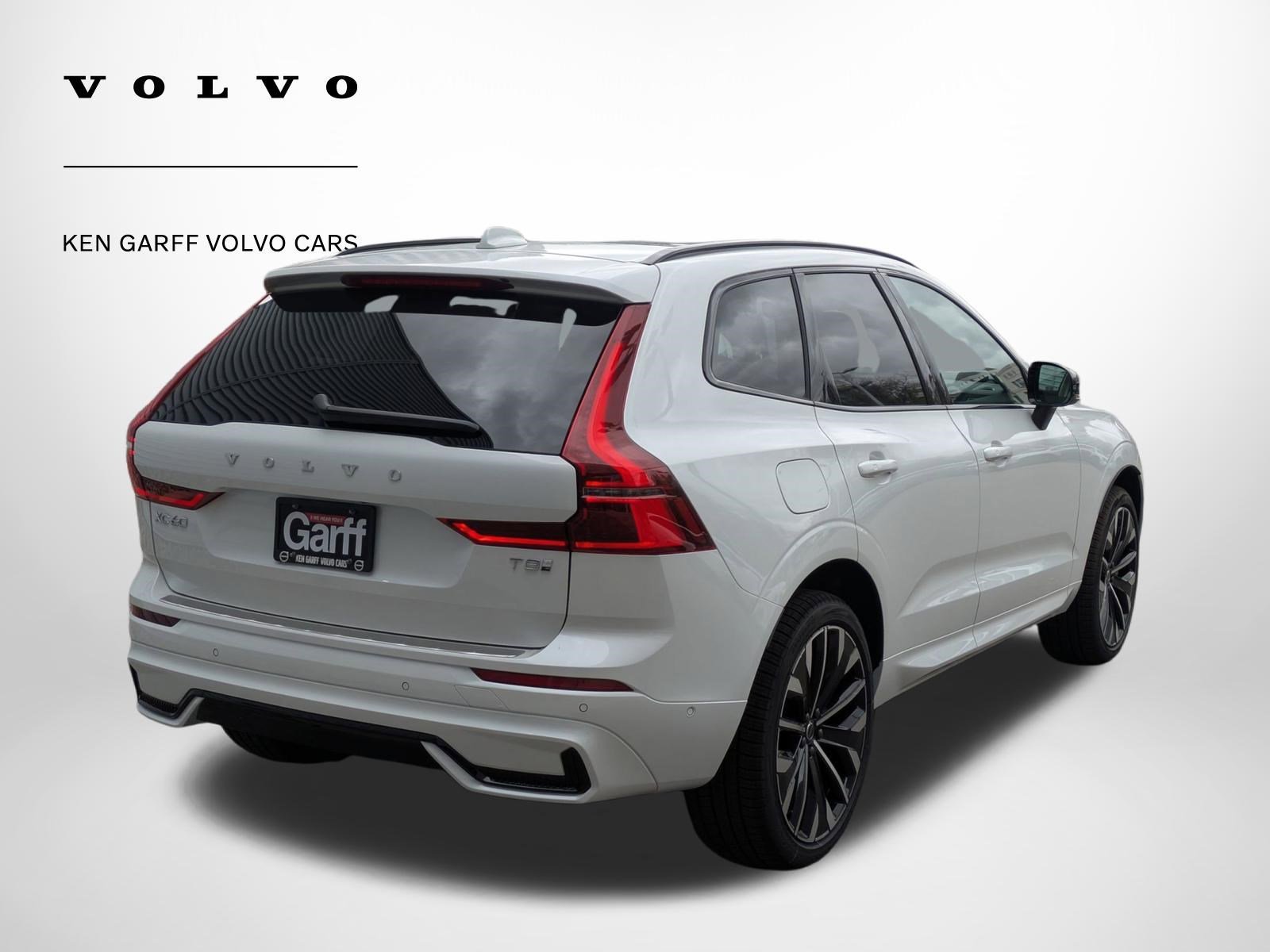 New 2026 Crystal White Volvo Ultra image 3