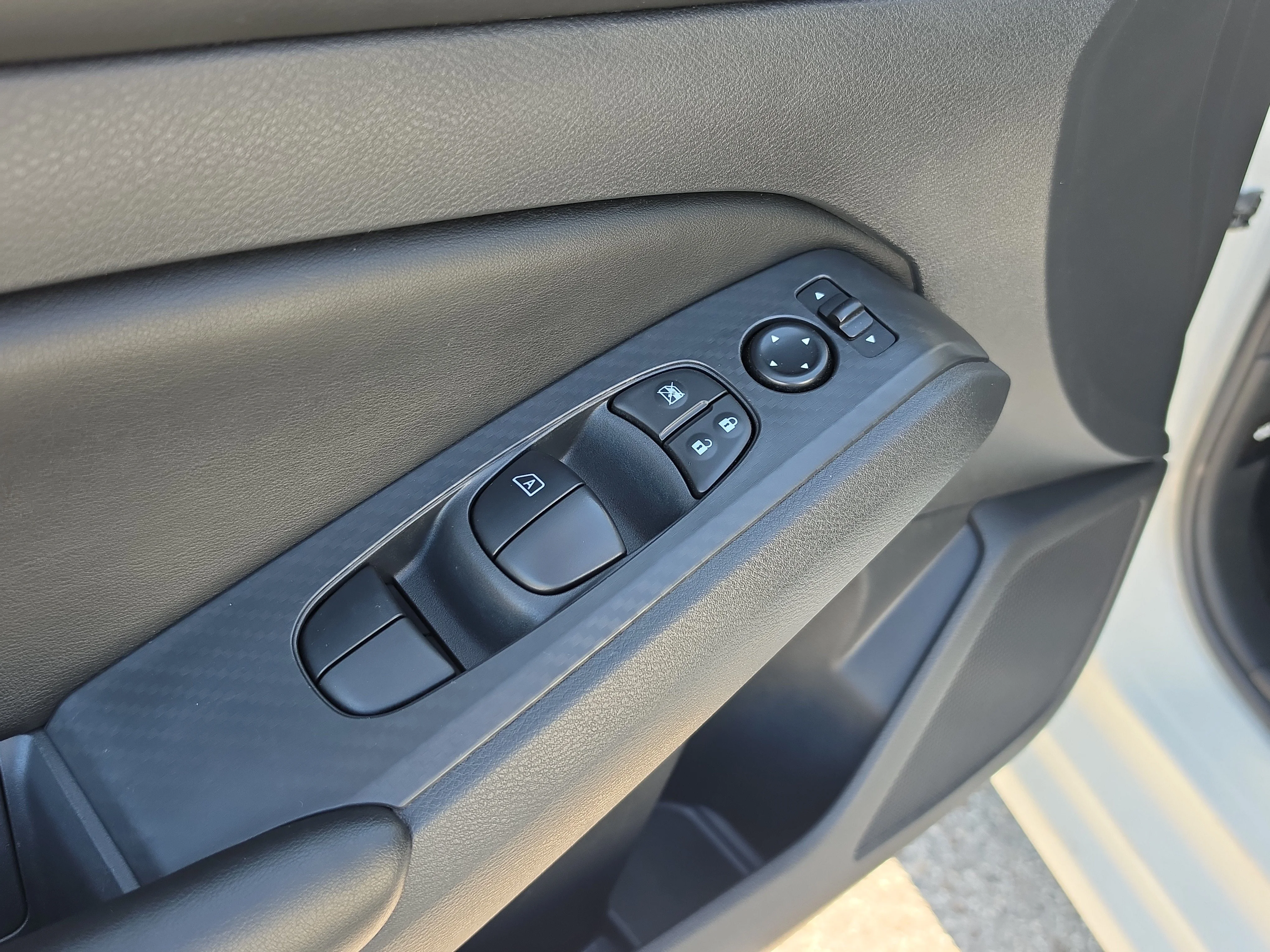 Certified Used 2025 Glacier White Nissan S image 19